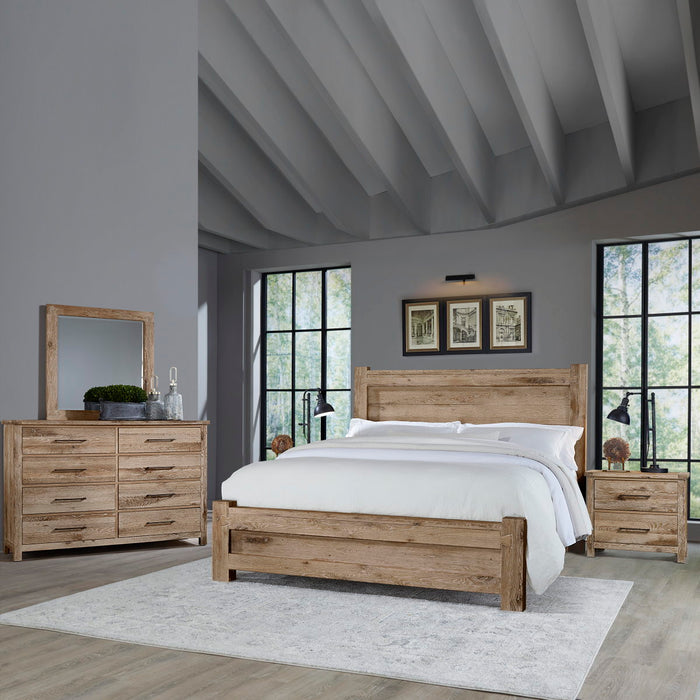 Dovetail - Queen Poster Bed With Poster Footboard - Sun Bleached White