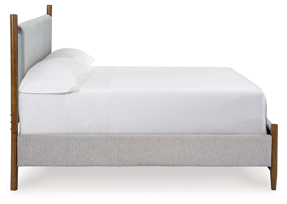 Lyncott - Upholstered Bed