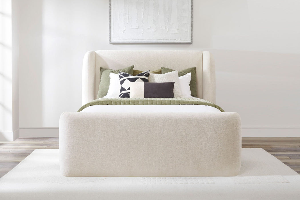 Shiloh - Wingback Upholstered Bed